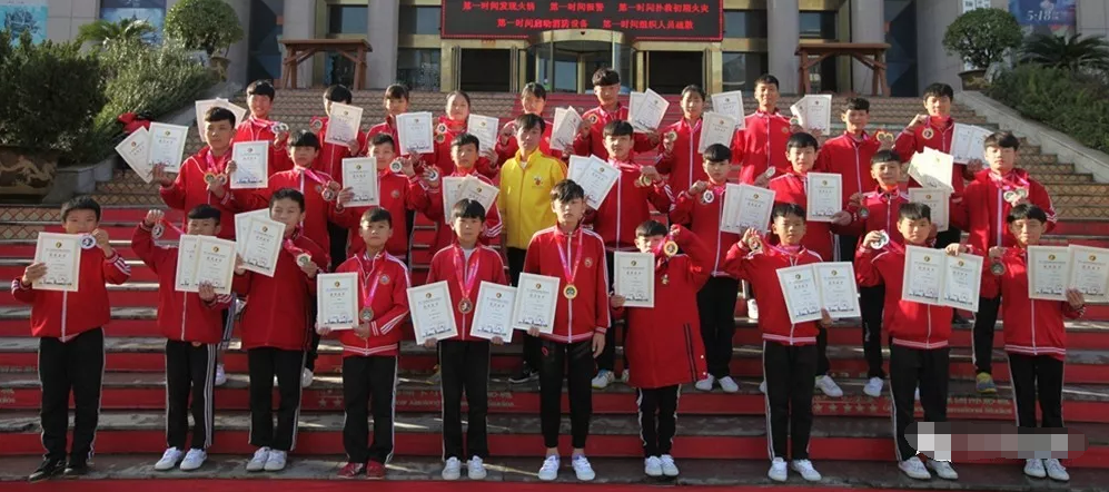 五岁孩子报名少林小龙武术学校学费多少钱？