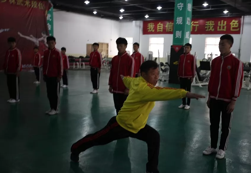 中岳嵩山小龙少林文武学校在什么地方？河南嵩山小龙少林武校地址?