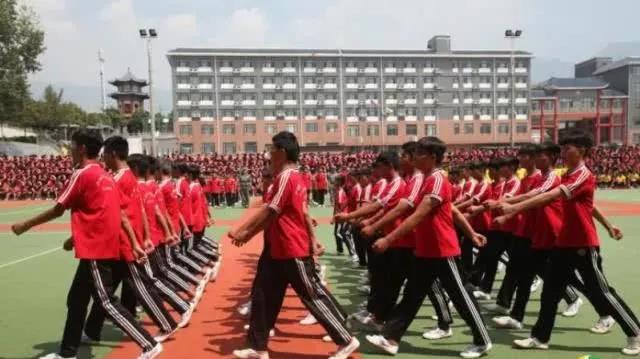孩子在河南省嵩山嵩山小龙少林武校学武术安全吗？