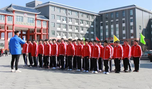 河南嵩山小龙少林武校是不是正规学校