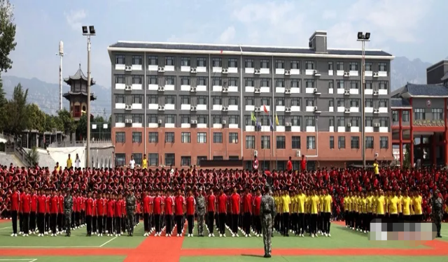 河南登封嵩山小龙少林文武学校学费是多少？学生在校时花销多吗？
