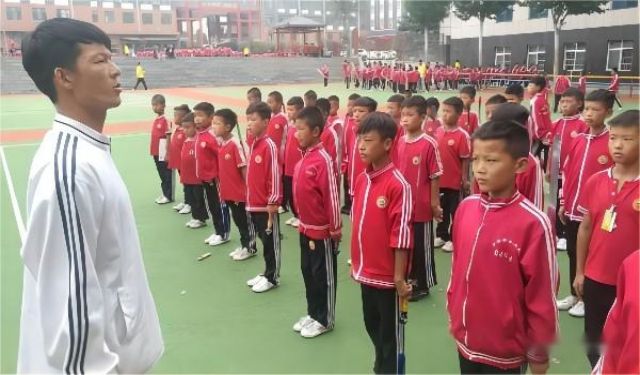 武术是去武校学好还是自学好呢？登封少林武校学费高吗？