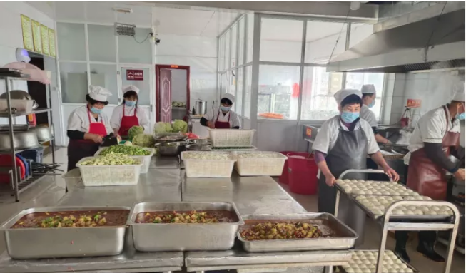 嵩山武术学校餐厅的伙食怎么样？学生能吃饱吗？