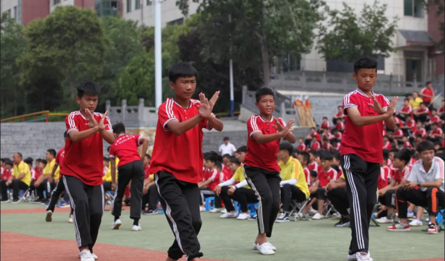 郑州登封文武学校会定期发手机吗？