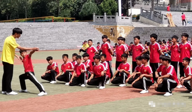 嵩山少林小龙武校有适合小学员的班级吗