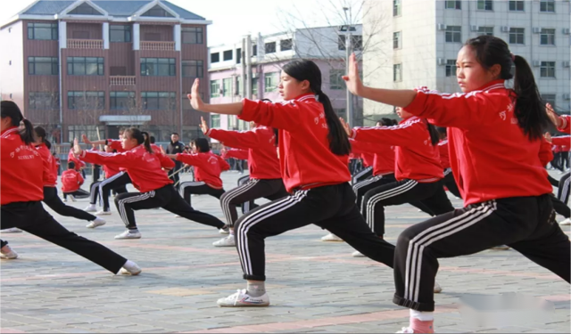 嵩山少林学校招收女孩吗？