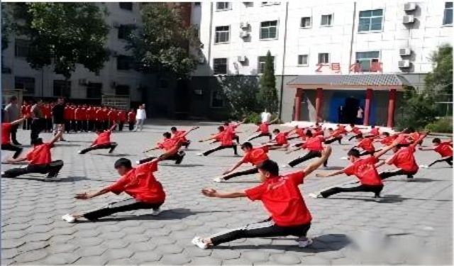嵩山少林文武学校的收费情况怎么样？收费中都包含哪些内容？
