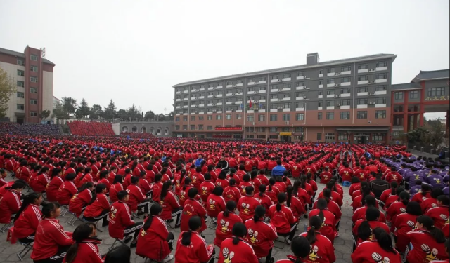 河南哪家武校是正规学校？嵩山少林武校的收费标准是多少？