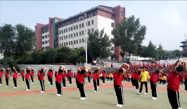 嵩山少林文武学校收费是全国一样的吗？收费标准是什么？