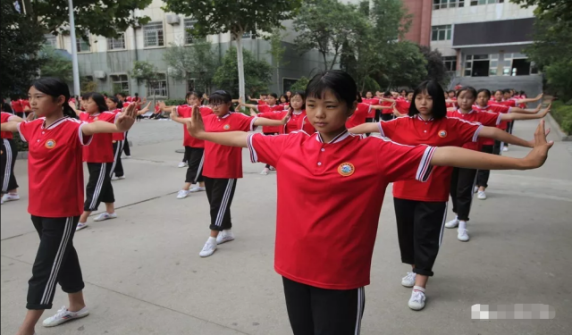 5年级女生可以转校去少林武校吗？