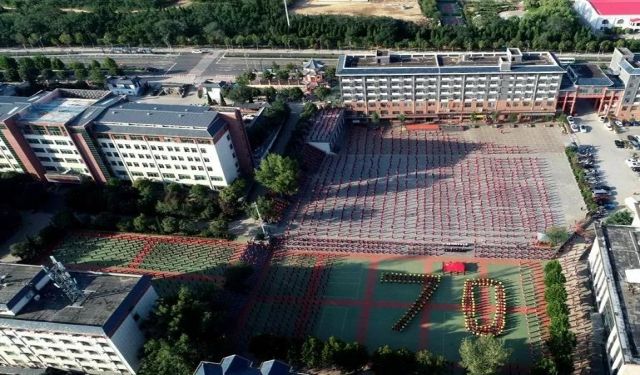 登封少林武术学校学费一年是多少钱？学习武术花钱多吗？