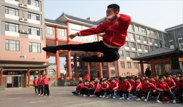 嵩山少林文武学校招生女孩子可以报名吗？女孩学习武术好不好？