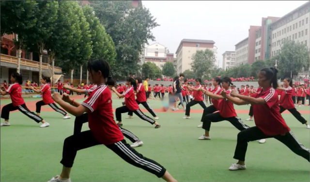 少林武术学校招生条件介绍！怎样教孩子学武术基本功？