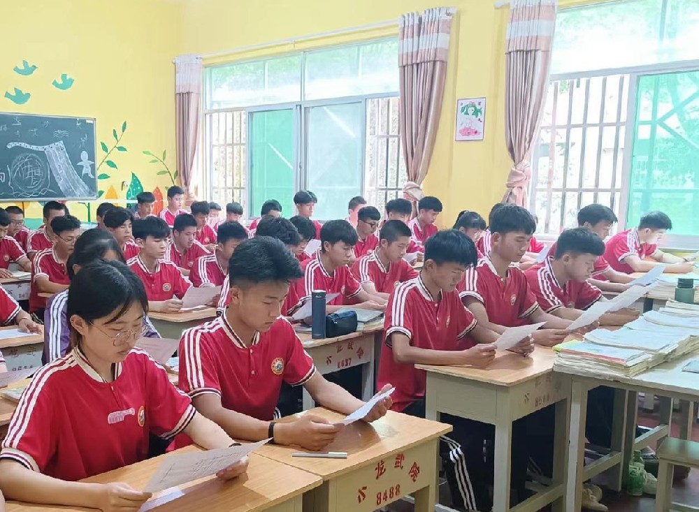 河南少林武校招生进行的如何？-理论与实际一体化教学