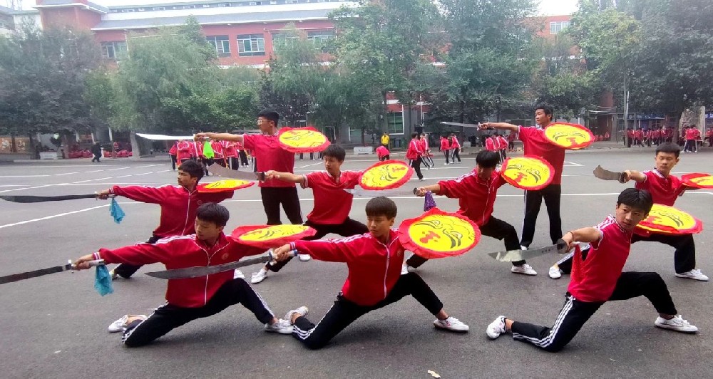 少林学校一年学费多少钱?少林小龙武校