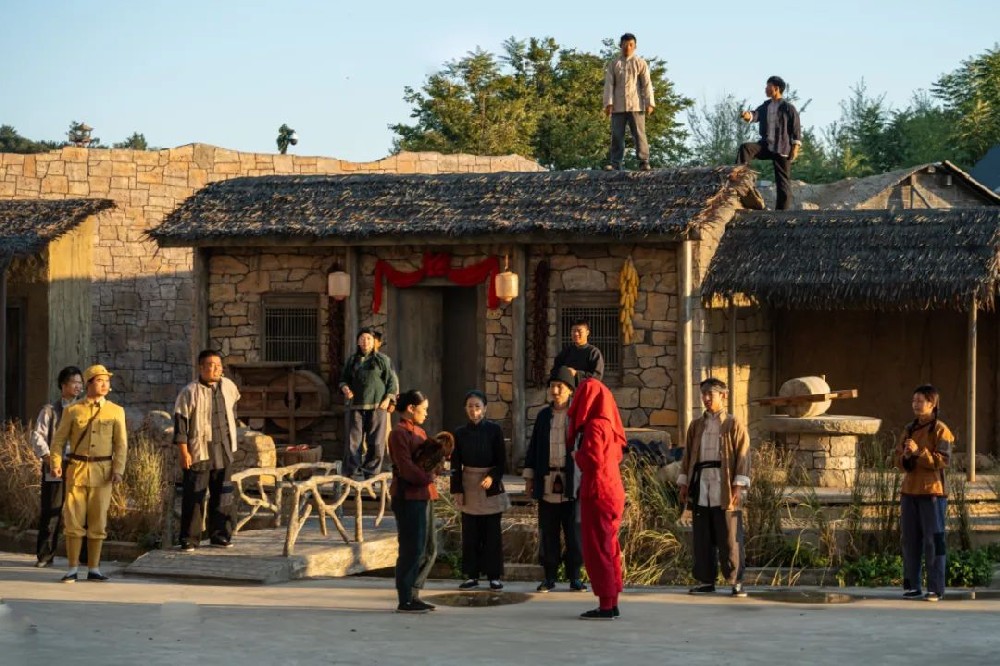 少林小龙武校加盟大型红色实景演艺《英雄孟良崮》展现中国传统文化的魅力和红色文化的深厚内涵