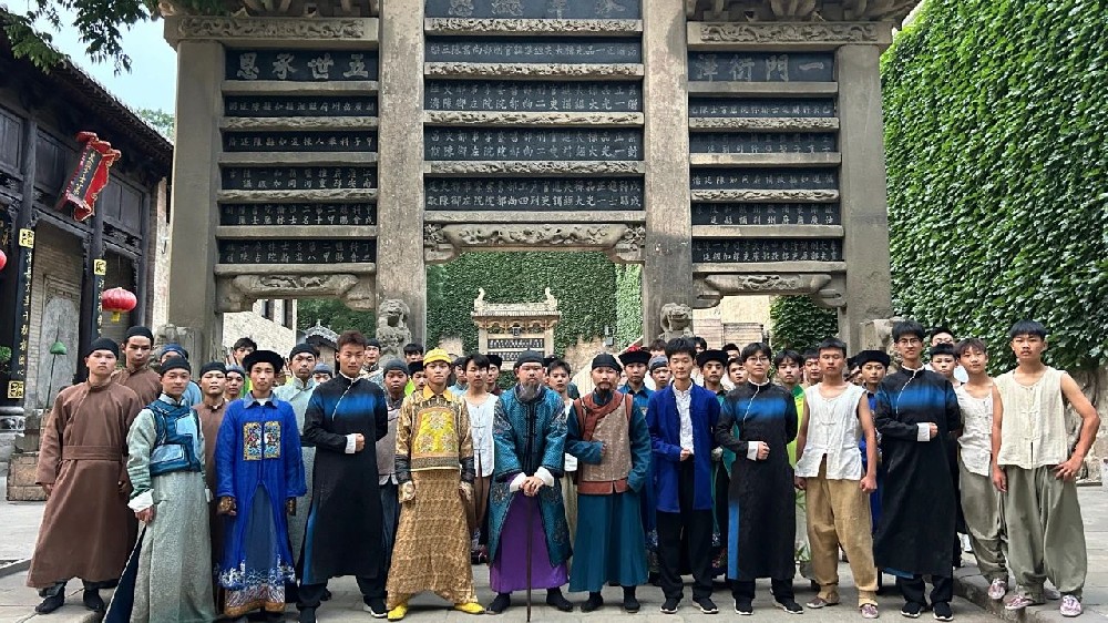 少林小龙武校学生参加演出明清古堡实景融入剧《再回相府》