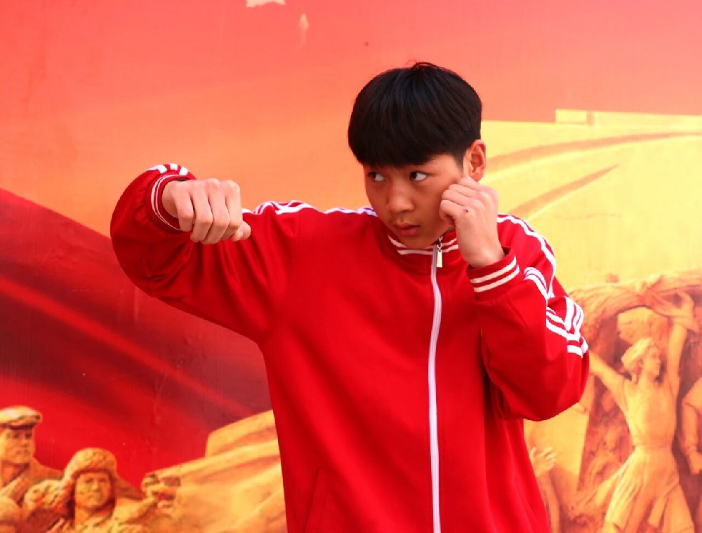 4个月跨界逆袭！少林小龙武校竞训散打部学员刘帅勇夺全国青少年自由搏击锦标赛冠军