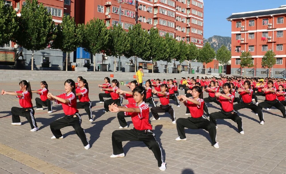 孩子叛逆、不听话？别焦虑！少林小龙武术学校：用武德与汗水，重塑孩子的自律与担当