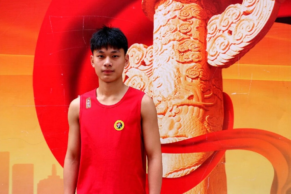 嵩山少林小龙武校竞训散打部学生杨建辉——少年逐梦散打场 四年积淀摘桂冠