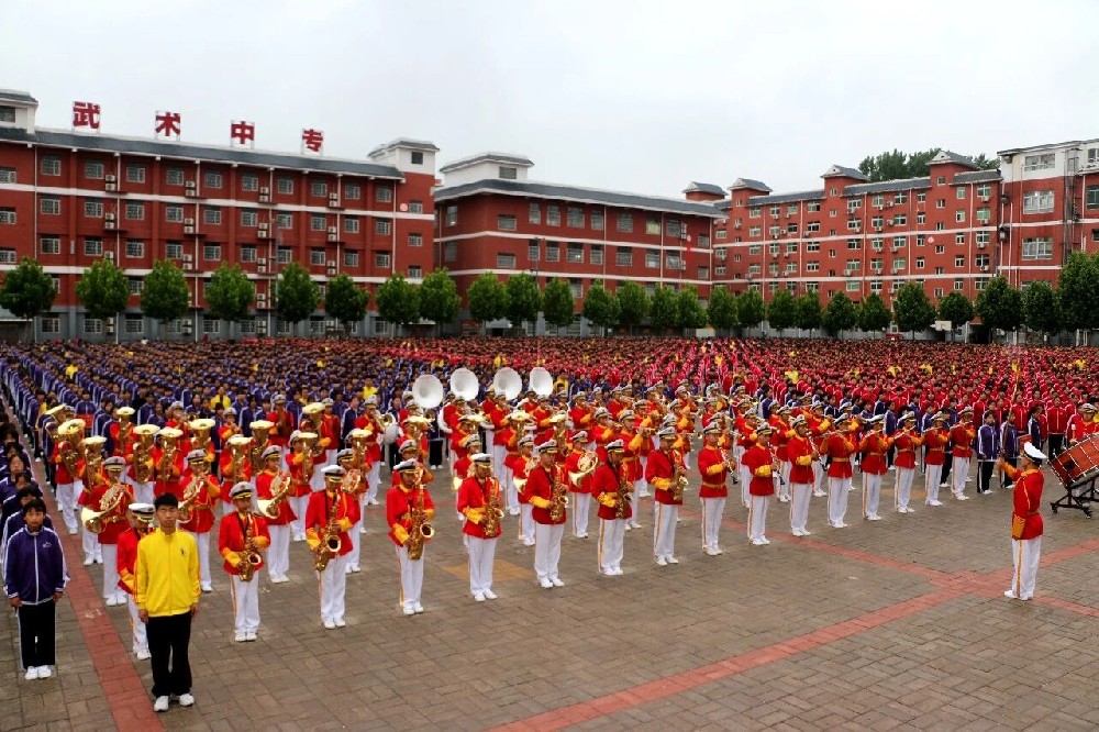 嵩山少林小龙武校举行六五环境日主题升旗仪式