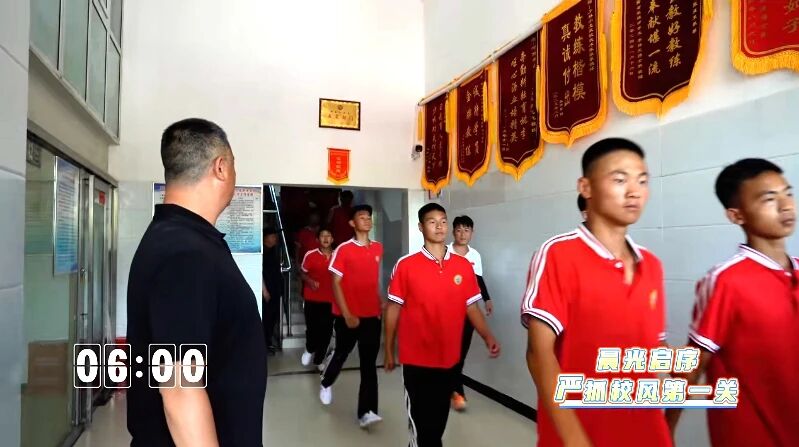 嵩山少林小龙武校武教高托四部主任孙帅锋的一天 ll 坚守岗位严管理，以行践诺育英才