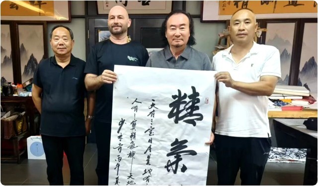 河南少林小龙武校