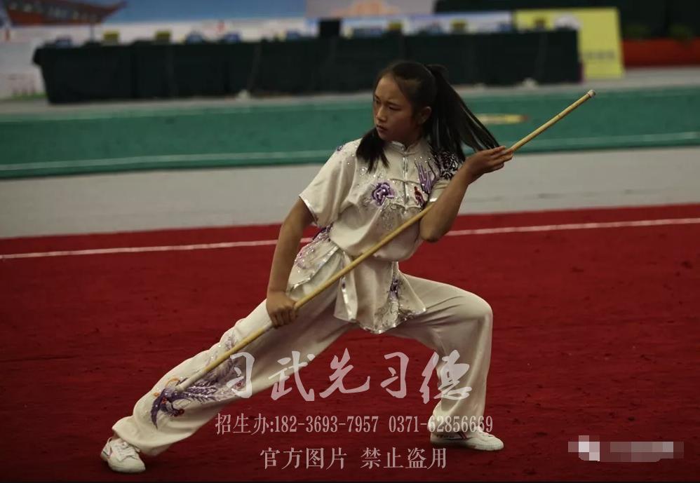 女孩子可以去河南少林小龙武校吗？