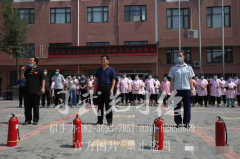 嵩山少林小龙武校邀请消防专员进行消防安全知识培训